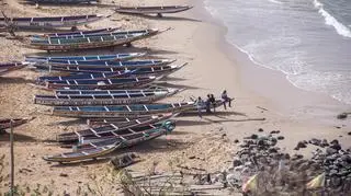 Łodzie rybackie w pobliżu stolicy Senegalu (Shutterstock)