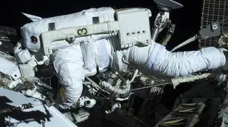 "Luca Skywalker" - astronauta Luca Parmitano podczas kosmicznego spaceru (ESA/NASA)