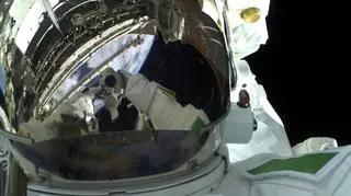 "Luca Skywalker" - astronauta Luca Parmitano podczas kosmicznego spaceru (ESA/NASA)