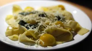 Makaron z liśćmi kalarepy