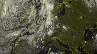 Mapa satelitarna Europy 8 sierpnia przed godziną 8 (sat