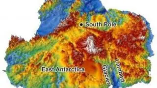 Mapa topografii Antarktydy pod warstwą lodu (Stuart N. Thomson/UA department of geosciences)