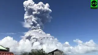 Mayon wyrzuca słup popiołu wysoki na kilka kilometrów (Kontakt 24/ grzegorzlukaszantek)