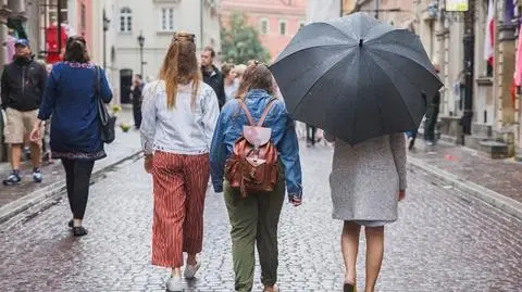 Deszczowo w części kraju. Do 20 stopni w najcieplejszych chwilach