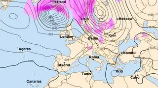 Noc z 24 na 25 października. Na różowo zaznaczono strefę opadów śniegu (wetteronline.de)