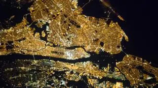 Nowy Jork nocą (Earth Observatory)