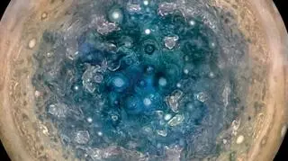 Obraz Jowisza dostarczone przez sondę Juno (NASA)