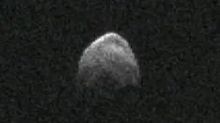 Obraz radarowy 2005 YU55 z 6 listopada (NASA)