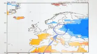 Odchylenie od średniej wieloletniej temperatury w grudniu (NOAA)