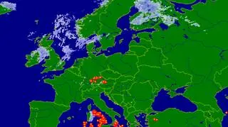 Opady deszczu nad Europą - czwartek, godzina 10 (sat24