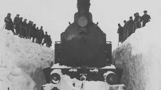 Parowóz na trasie Tarnopol-Łanowce 1929 r. (Narodowe Archiwum Cyfrowe, syg. 1-G-6707)