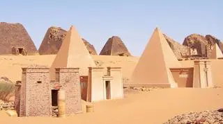 Piramidy w Meroe (Fabrizio Demartis, wikipedia CC BY-SA 2.0)
