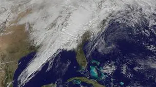 Potężny zimny front sfotografowany przez satelitę GOES-13 (NOAA/NASA/GOES Project)
