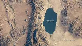 Pozostałość po zlodowaceniu w Nevadzie sprzed 15 tys. lat (earthobservatory.nasa.gov)