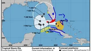 Prognozowana trasa burzy tropikalnej Eta (NHC/NOAA)
