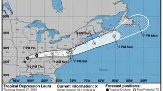 Prognozowana trasa burzy tropikalnej Laura (NHC/NOAA)