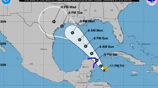 Prognozowana trasa burzy tropikalnej Marco (NHC NOAA)