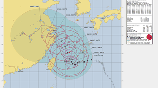 Prognozowana trasa tajfunu In-fa (Joint Typhoon Warning Center)