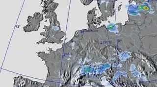 Prognozowane opady nad Polską w piątek, godz. 2 / niederschlagsradar.de