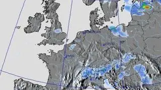 Prognozowane opady nad Polską w piątek, godz. 5 / niederschlagsradar.de