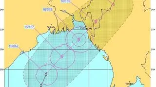 Prognozowany szlak cyklonu Mahasen ( Naval Maritime Forecast Center/Joint Typhoon Warning Center)
