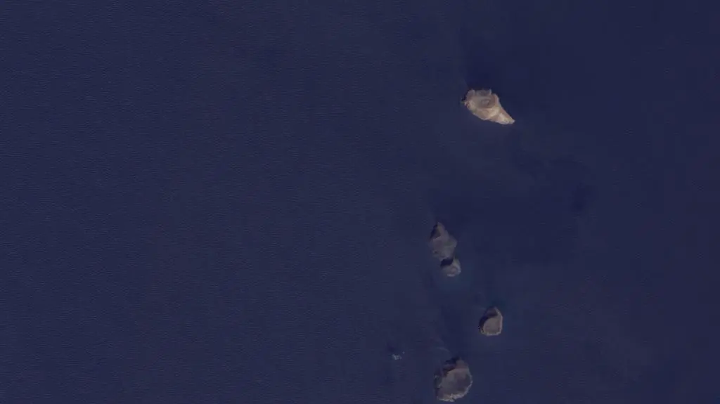 Przed erupcją wulkanu / NASA
