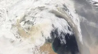 Pył nad północną Afryką i Morzem Śródziemnym (NASA)