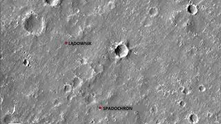 Rozłożenie lądownika, osłony termicznej i spadochronu (NASA)