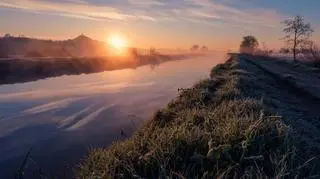 Rzeka Misty o świcie (fot. Kevin Pearson)