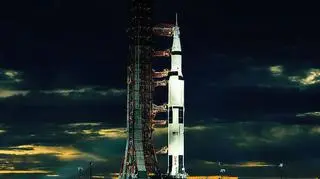 Saturn V szykujący się do startu w 1972 roku. Czy to jego silniki znaleziono?