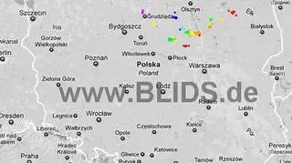 Ścieżka przechodzenia burz nad Polską w godzinach 16