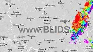 Ścieżka przechodzenia burz nad Polską w godzinach 18.45-20.45 (blids.de)