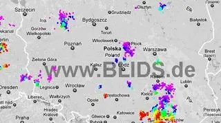 Ścieżka przechodzenia burz nad Polską w godzinach 18.45-20.45 (blids.de)