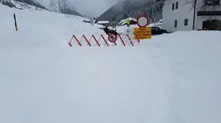 Śnieg w miasteczku Piosmes