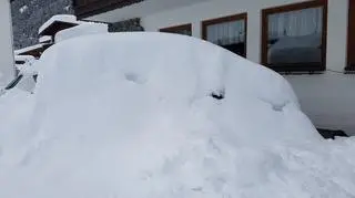 Śnieg w miasteczku Piosmes