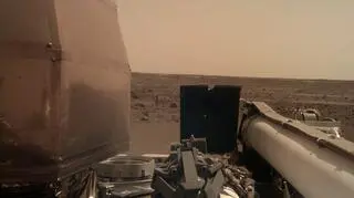 Sonda InSight przysłała zdjęcia z Marsa
