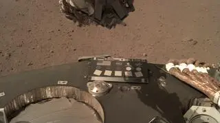 Sonda InSight przysłała zdjęcia z Marsa