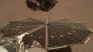 Sonda InSight przysłała zdjęcia z Marsa