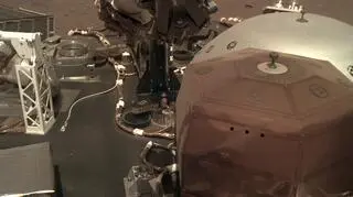 Sonda InSight przysłała zdjęcia z Marsa