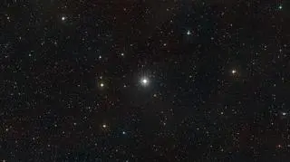 Spojrzenie z oddali na podwójną gwiazdę SS Leporis (esa.org)