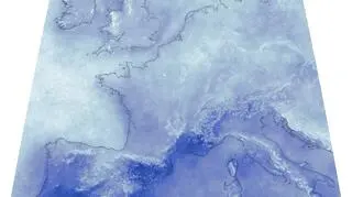 Średnie zachmurzenie od 1999 roku (NASA)