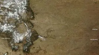 Stan Kolorado (graniczący z Nowym Meksykiem, Teksasem, Oklahomą, Kansas i Nebraską) przed przejściem sztormu/NASA