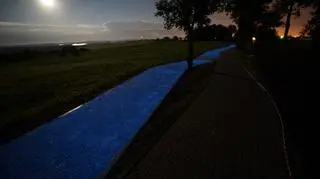 Świecąca ścieżka rowerowa