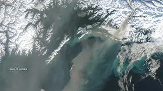 Tajemniczy pył nad Zatoką Alaski, 7 listopada 2012 r. (earthobservatory.nasa.gov)