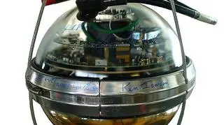Takie czujniki pracują dla IceCube Neutrino observatory (icecube.wisc.edu)