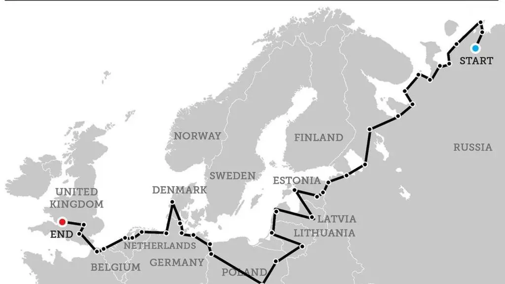 Trasa przelotu Sachy Dench (mapa: http://mashable.com/)