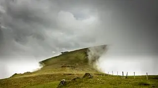 Tunel chmury, Carneddau, Północna Walia (fot. Steve M. Smith)