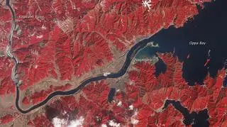 Ujście rzeki Kitakama w lutym 2012 roku (NASA)