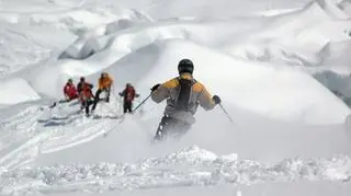 Uważaj podczas wyprzedzania (Shutterstock)