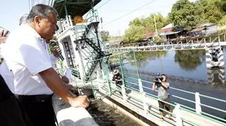 W Bangkoku coraz mniej suchego lądu (PAP/EPA)